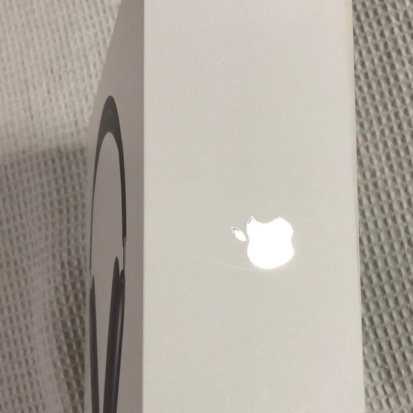 Apple Airpods Pro Max Headphones - Picture 2 of 8